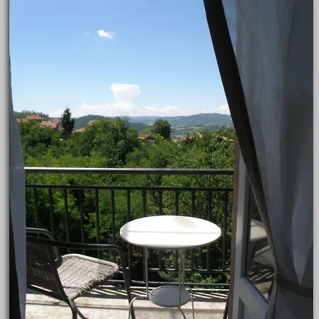 Bed & Breakfast Cascina Luvot 3*