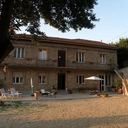Bed & Breakfast Cascina Luvot 3*